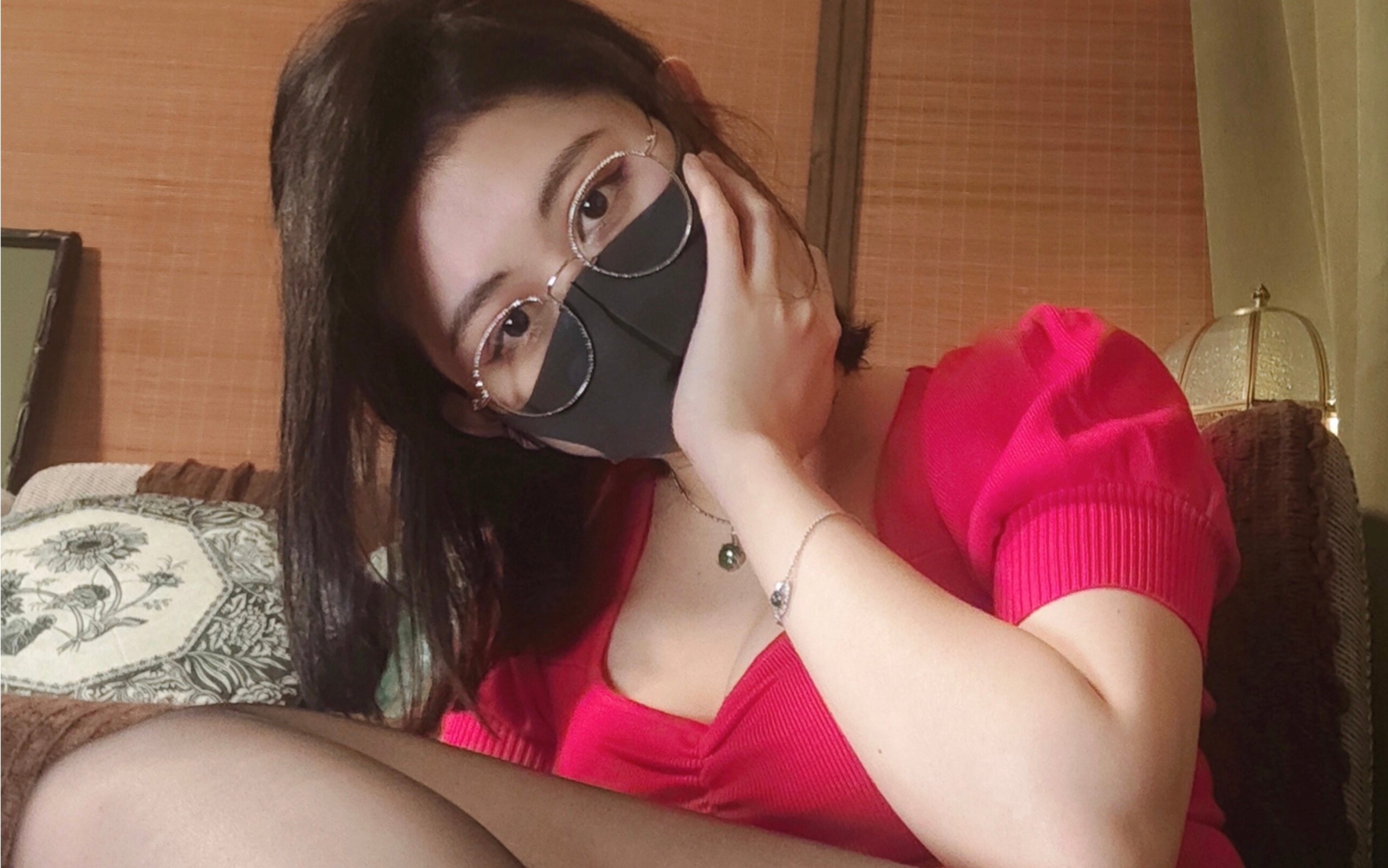 奶咪Naimi《草莓女孩vs宝石骑士》！！！-咬一口兔娘ovovo-咬一口兔娘ovovo-哔哩哔哩视频