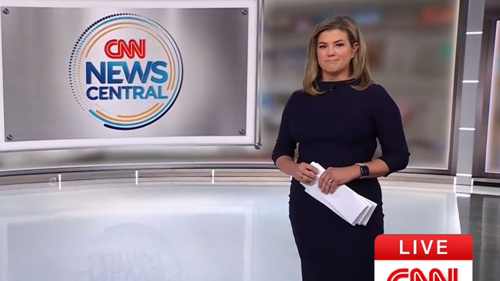 CNN News 20260109 ICE特工枪杀平民引社区抗议 新数据显示美国人对就业前景感到日益绝望 特朗普拟禁止华尔街机构购买独栋住宅以平抑房价