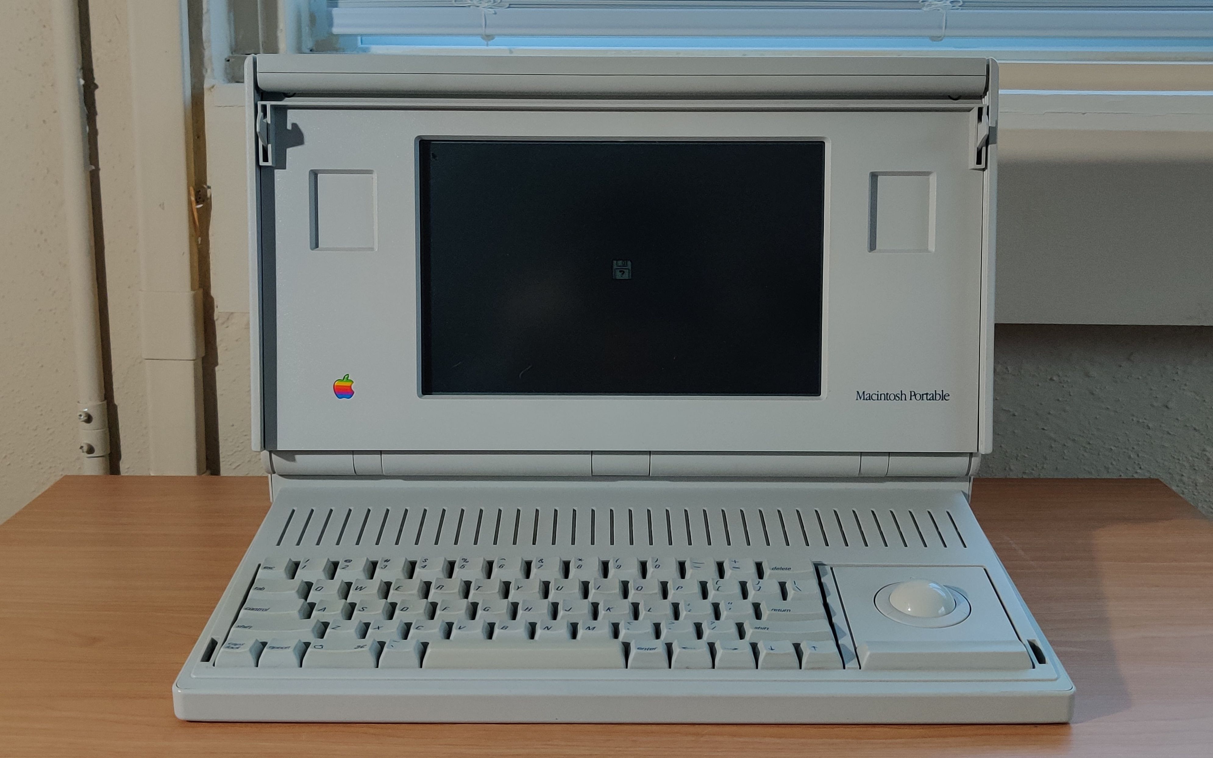 苹果古董电脑 Macintosh Performa 6116CD (1995)_哔哩哔哩_bilibili