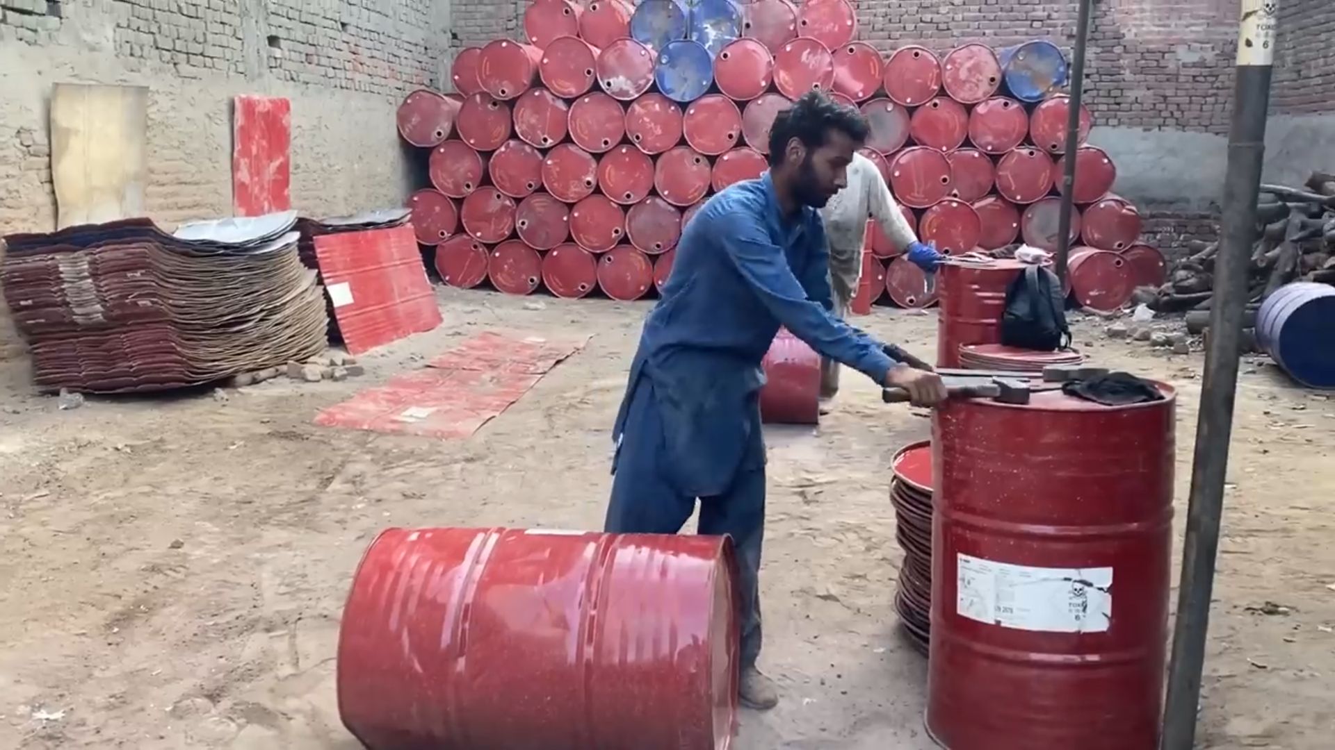 用废旧油桶制作传统钢管｜巴基斯坦钢管厂