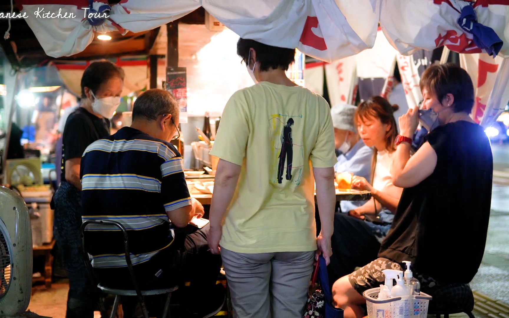 【日本街头美食】福冈有着悠久历史的摆摊，采访有着35年的摆摊的老板娘“天一