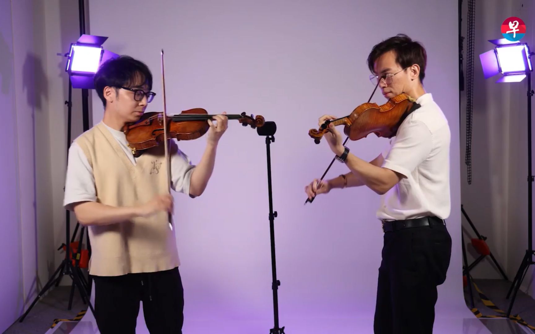 【搬运】双琴侠（TwoSet Violin）首次挑战中文猜字游戏 演奏斯氏双名琴@联合早报网