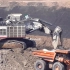 世界第二大挖掘机利勃海尔R9800装车