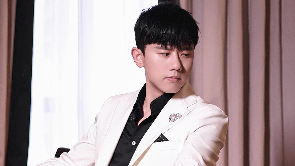 张杰一首经典古风歌曲《天下》，气势磅礴，一开口就让人沉醉其中