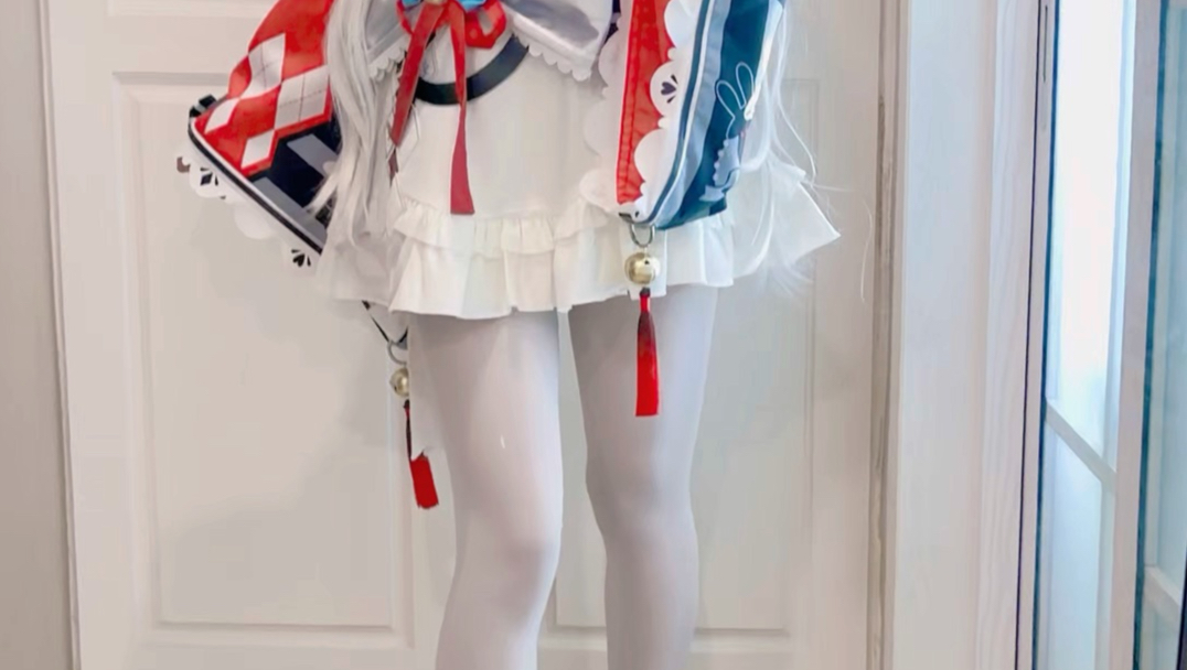 I like you, I want to cling to you, I want to circle around you.