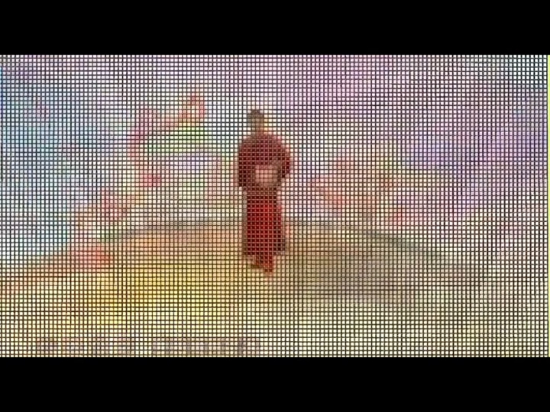 纯原版LED显示！