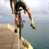 自行车/Brumotti在沿海公路攀爬