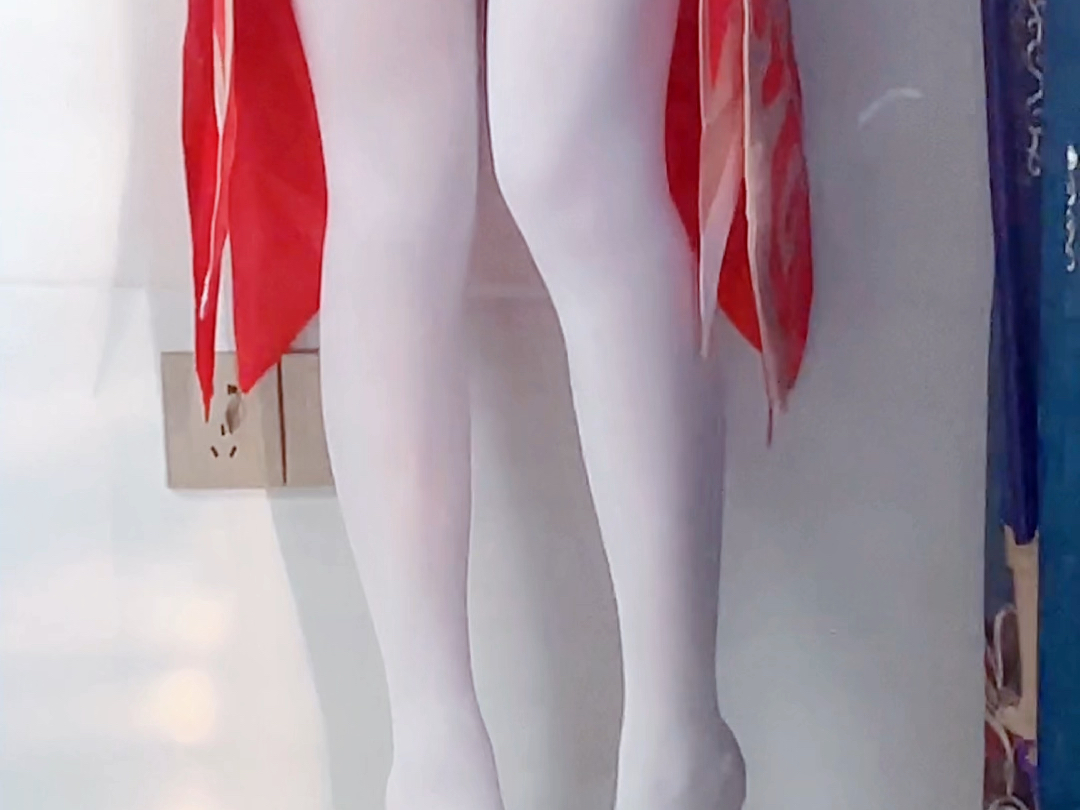 The fragrance of pear blossoms is not as fragrant as the fragrance of 18