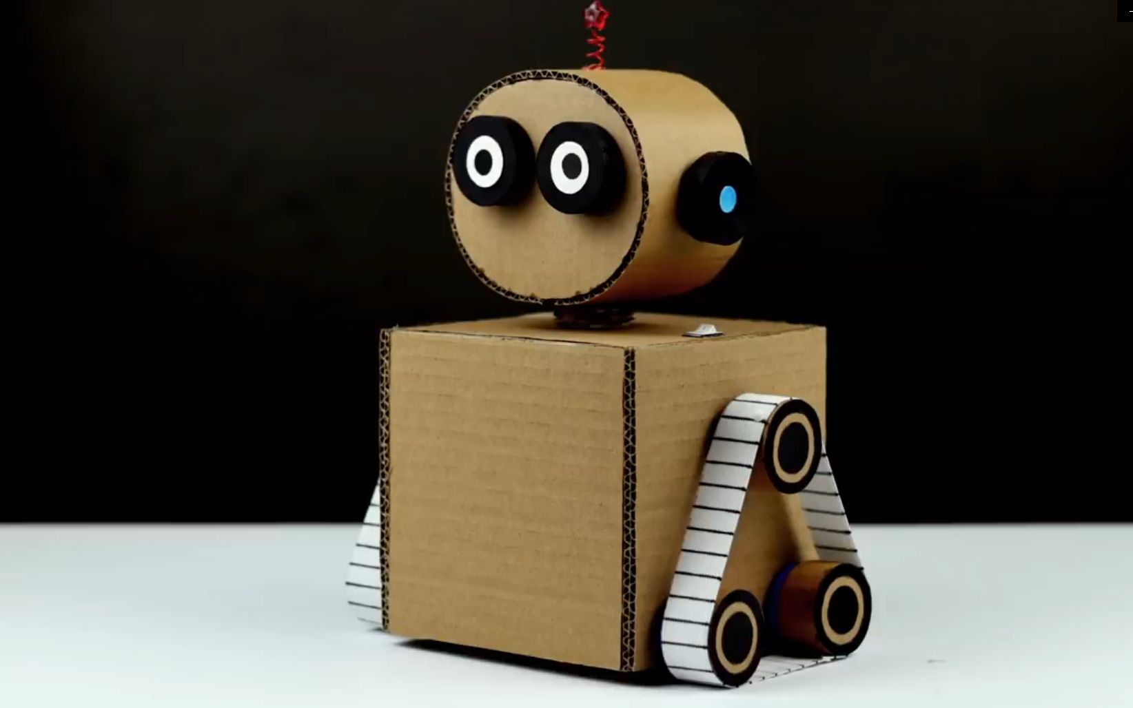小学手工机器人,纸盒做机器人,儿童机器人制作_大山谷图库