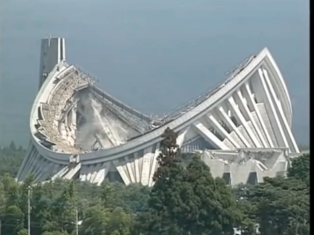 【历史影像】创价学会正本堂于1998年7月25日被彻底拆毁 - 全过程