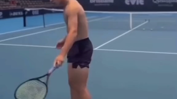本·谢尔顿这网球发球是真的炸！