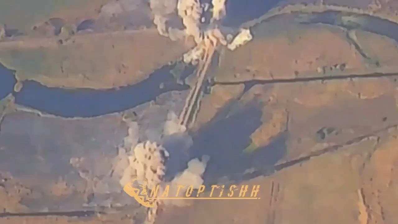 乌军后勤道路、桥梁被俄军FAB-500M-62航弹摧毁