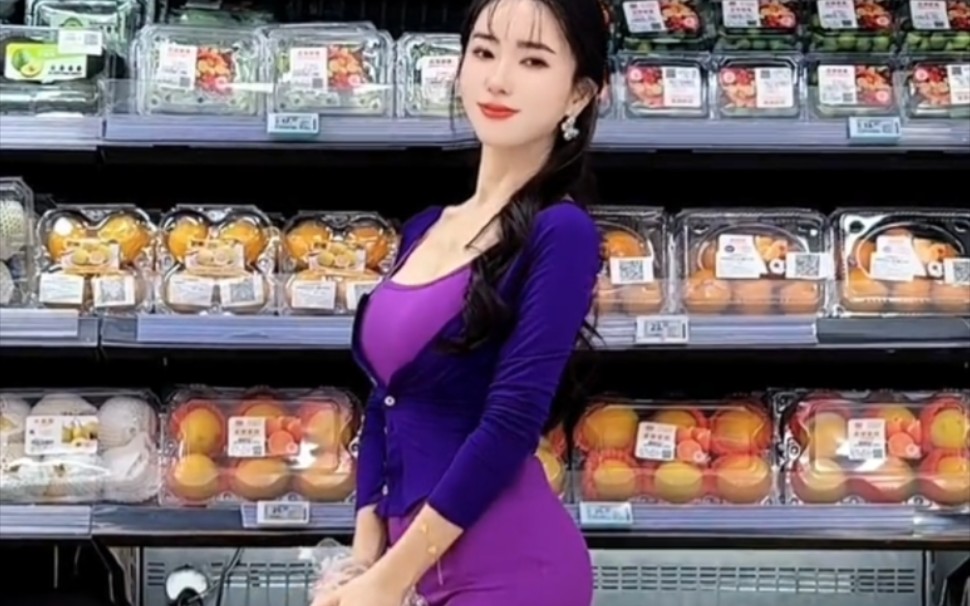 So what if a young woman is 30, what's the harm in 40? A stop has its own scenery, and a year has its own flavor.