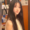 女生在图书馆怀疑被偷拍，在表白墙吐槽，男生文艺回怼