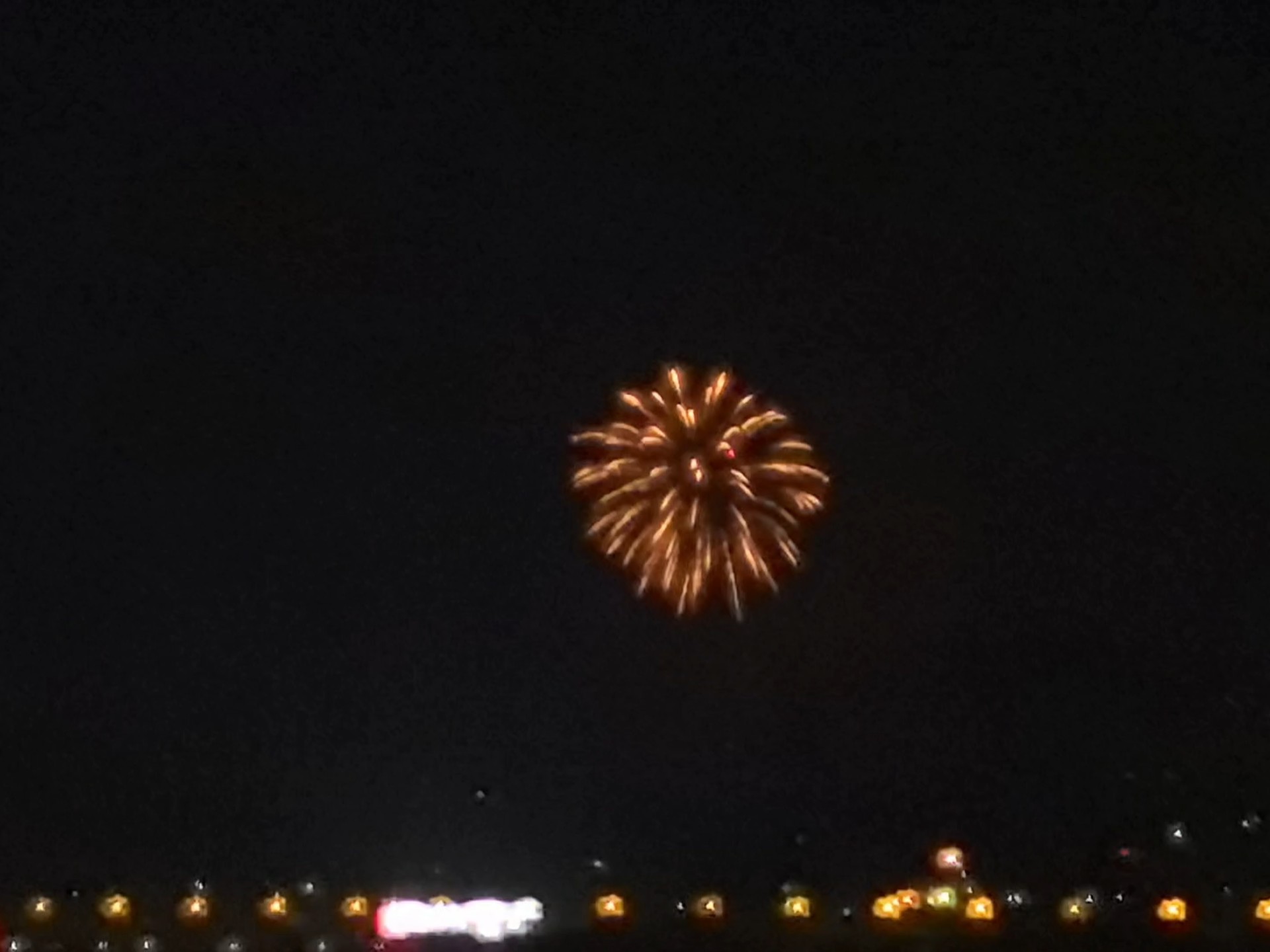 快过年了，土豆熟了