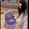 董璇女儿小酒窝vlog之小学生书包里装些什么