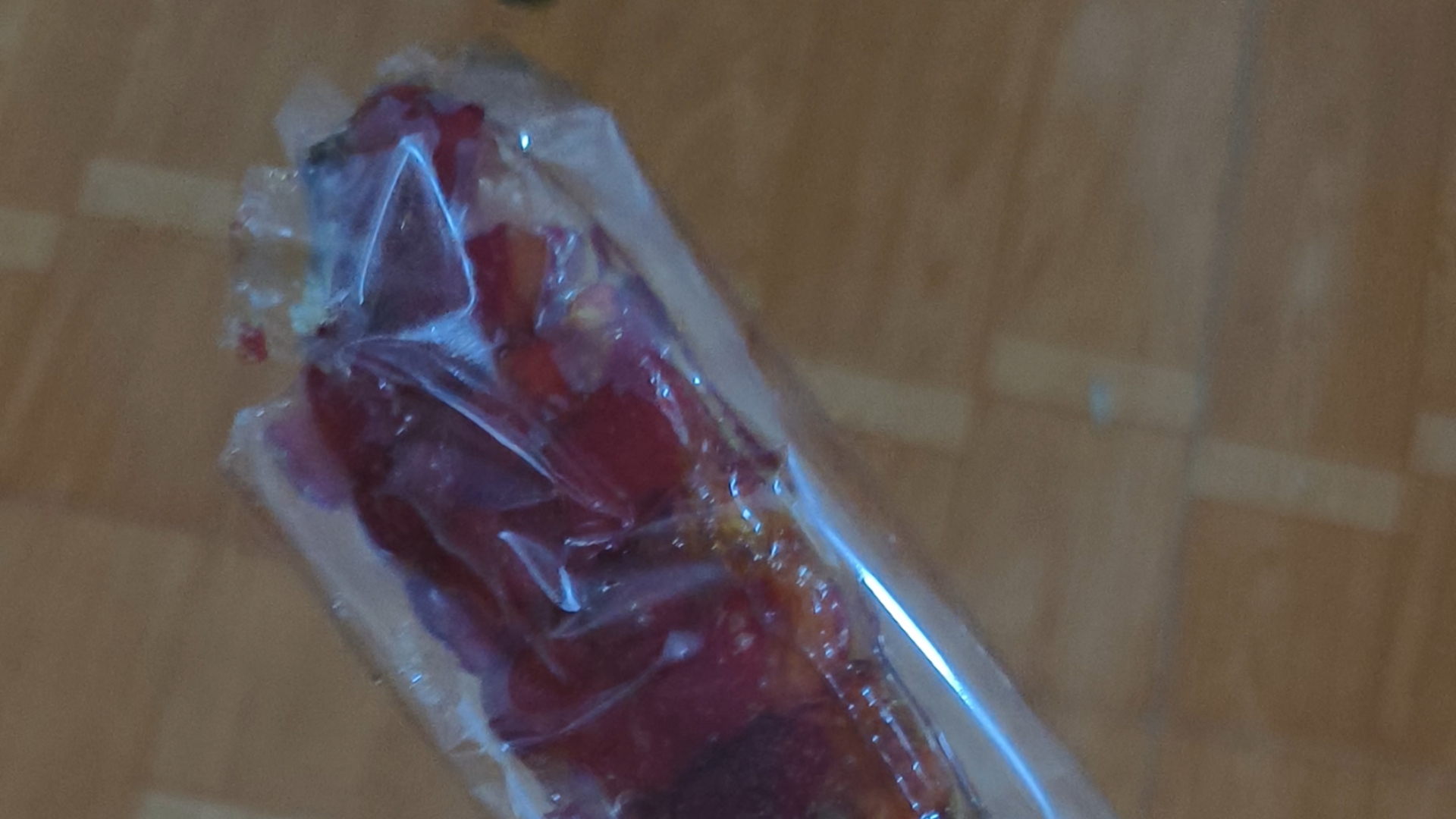糖葫芦外面裹塑料？