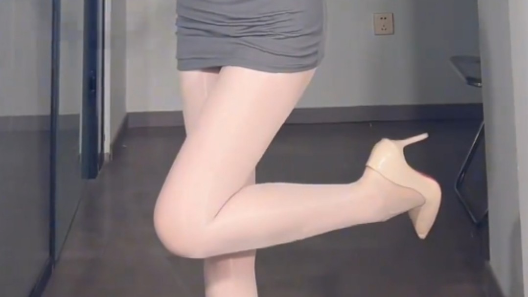 It's got to be a white S heel.