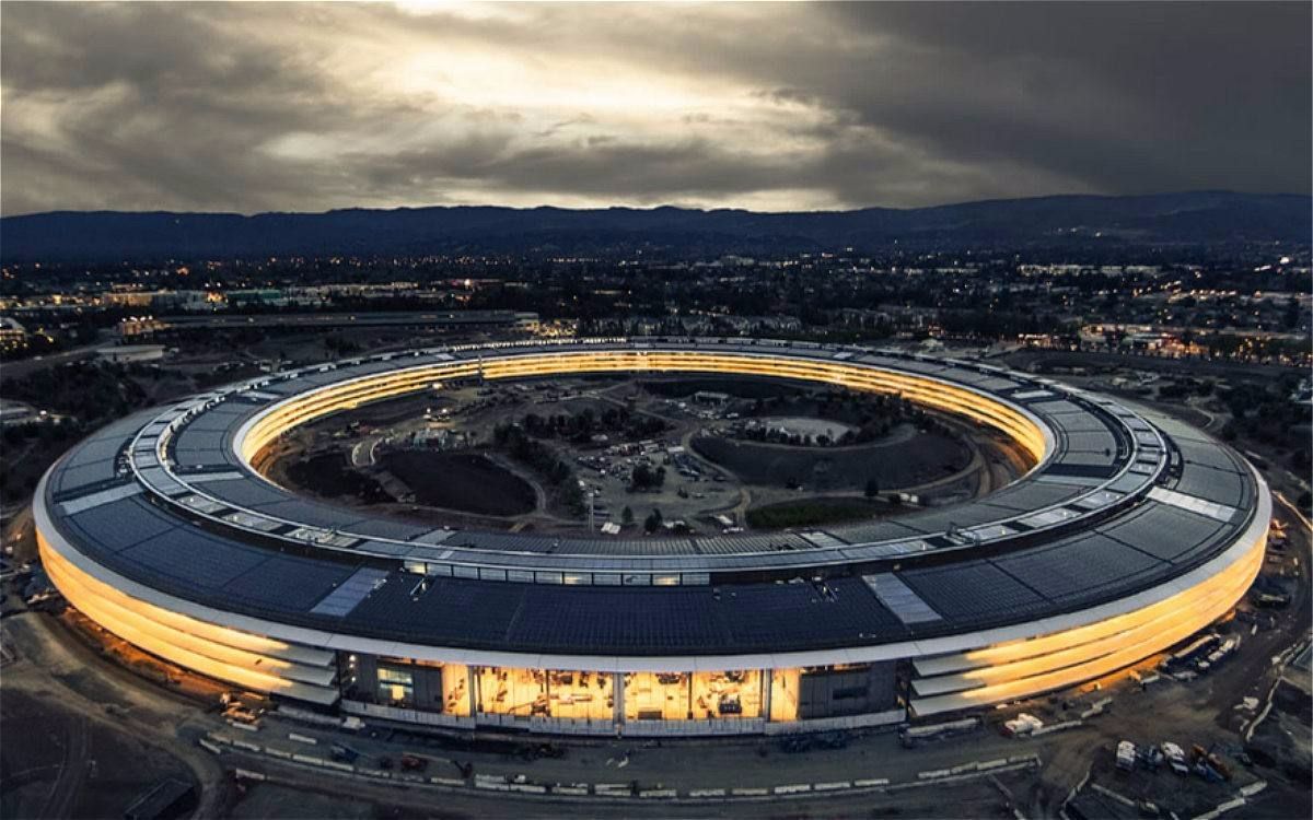 夜探Apple Park:访客中心彻夜灯火通明哔哩哔哩 (゜゜)つロ 干杯~bilibili