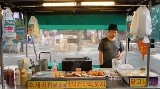 韩国路边摊网红蜂窝糖,加入一点小苏打,掰开一口嘎嘣脆