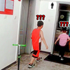 漫展男厕里跑出来个女生，把进来的小孩和大妈都弄懵了