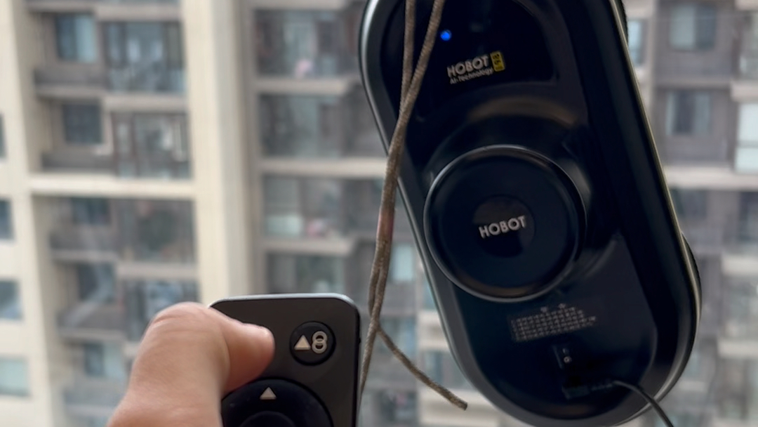 玻妞擦窗机使用方法