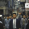 你没见过的50年代香港，各阶层人们步履匆匆，现代、朝气、一片繁荣