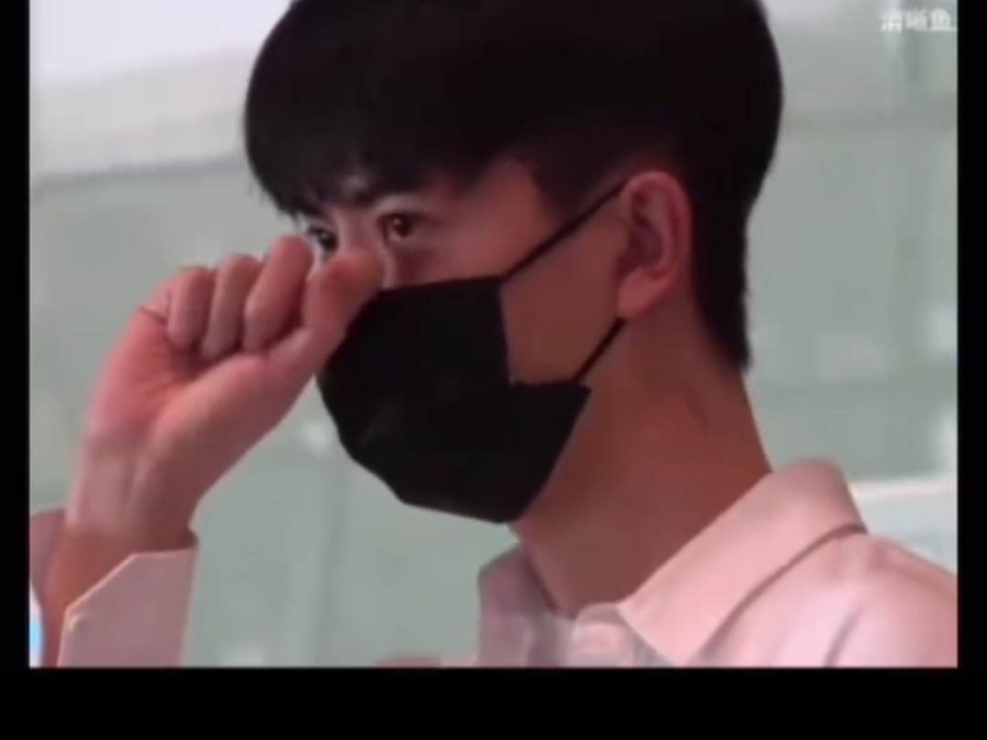 于朦胧2019.05.11委屈到忍不住抹眼泪，和最后一次露面，这一路太难太难……