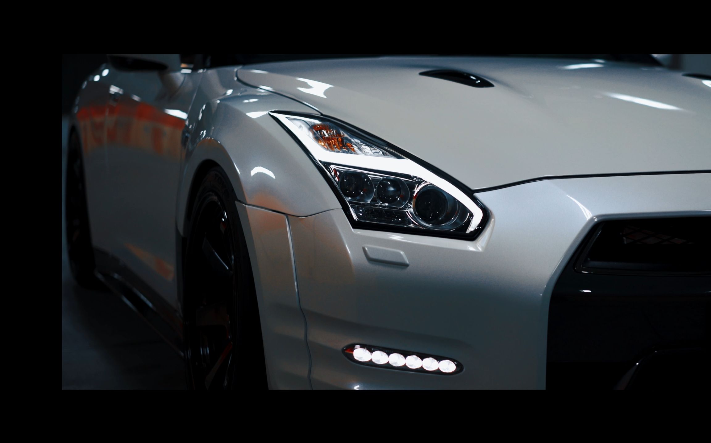 【4k超清】白色骑士 nissan gtr r35