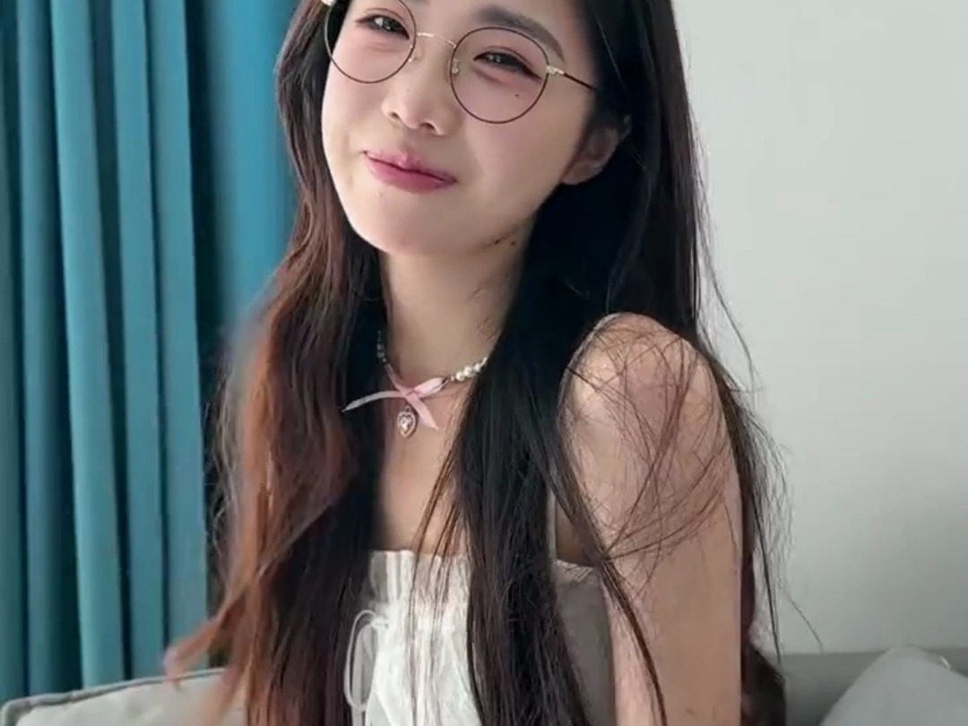 小酥说带我消费！那我不得狠狠的宰她一下！-冰糖小小酥V-冰糖小小酥V-哔哩哔哩视频