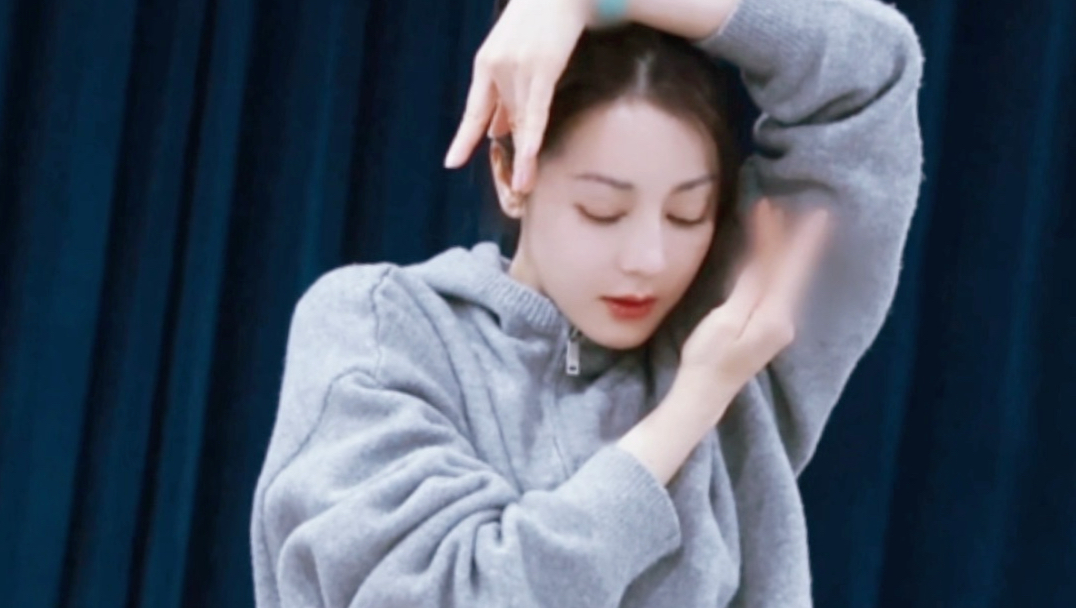 又是一年的一键换装舞台