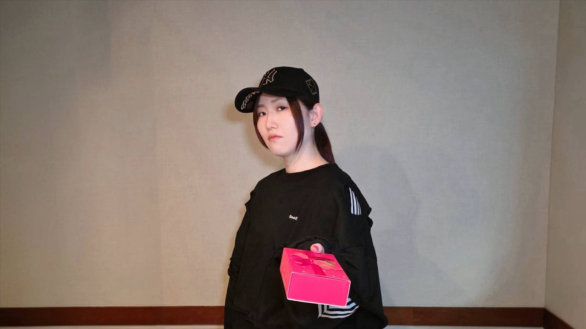 用AI自搜的长谷川育美