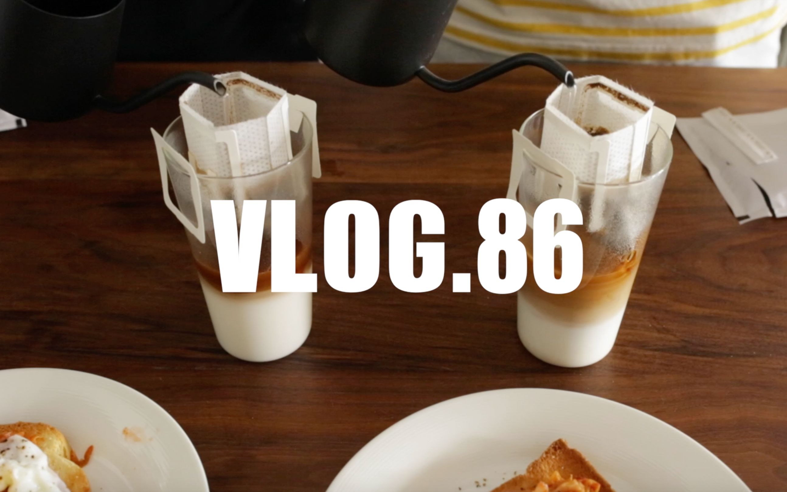 该如何说：【茄子酱Vlog.86】夫妻生活日常｜早餐水波蛋泡菜吐司，阳台菜园儿，上班日常，逛超市买菜，在家煮的简单火锅[一阶段]的第1张示图