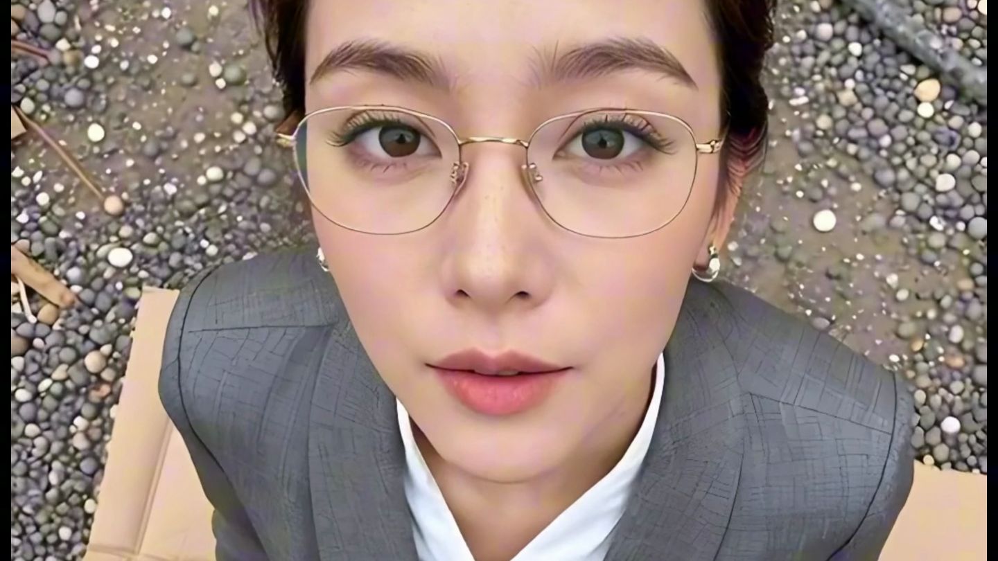 今天视察工地，工人都挺幸苦的。