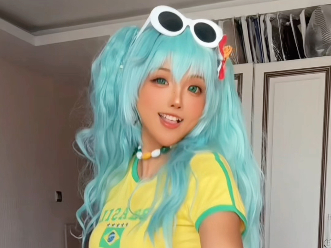 Neymar victory dance! But Brazilian Hatsune