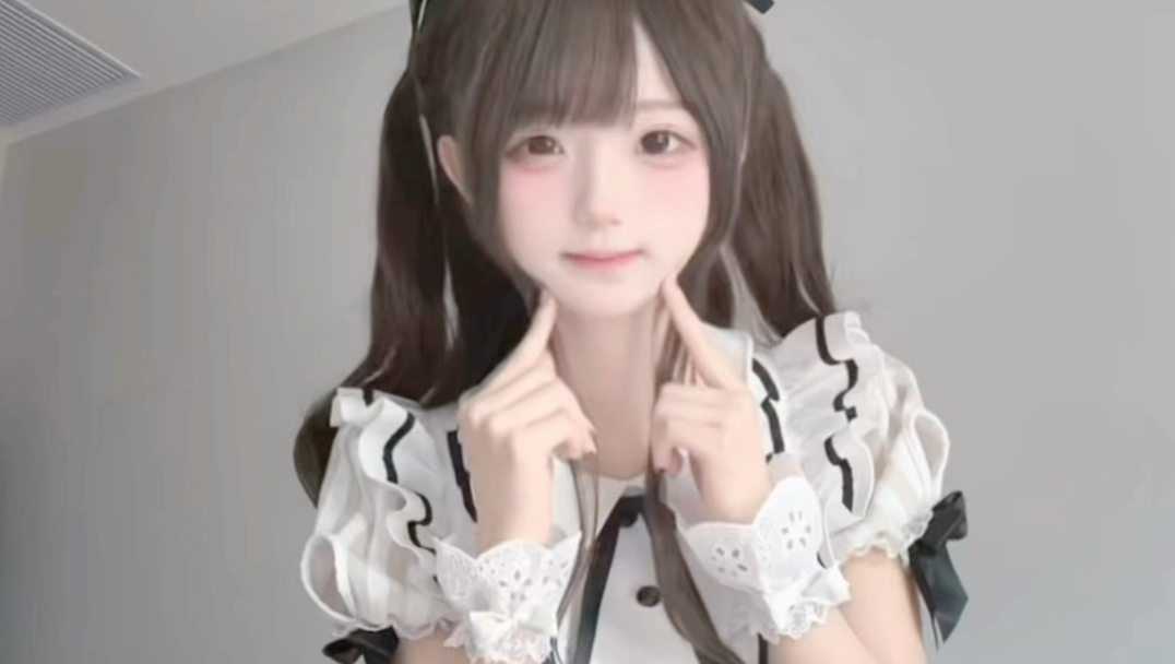 戳戳脸
