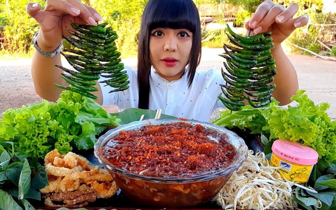 【泰国吃货美女】吃各种不知名的美食，你们有知道的吗？