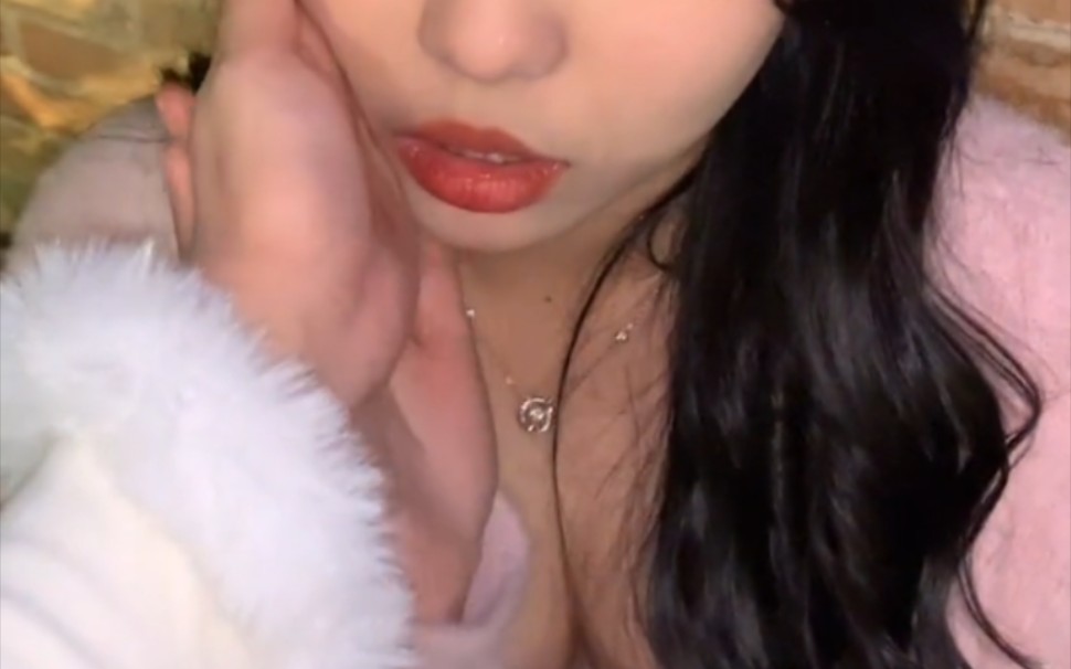 The cuter the girlfriend, the better she is.