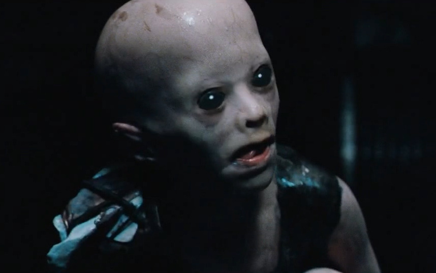 【越哥】飞船里出现一种吃人的外星生物，6万人只活1213人！怪物原来是人类变的！