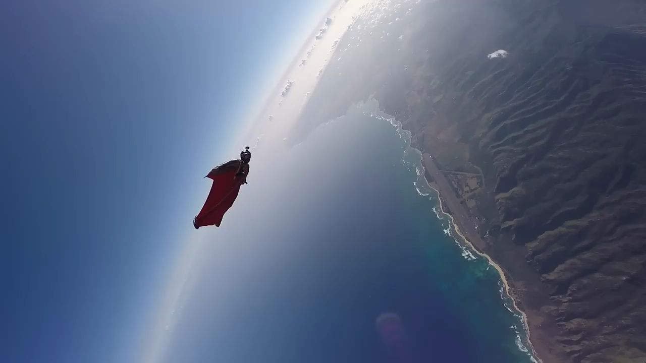 海岛上空翼装飞行