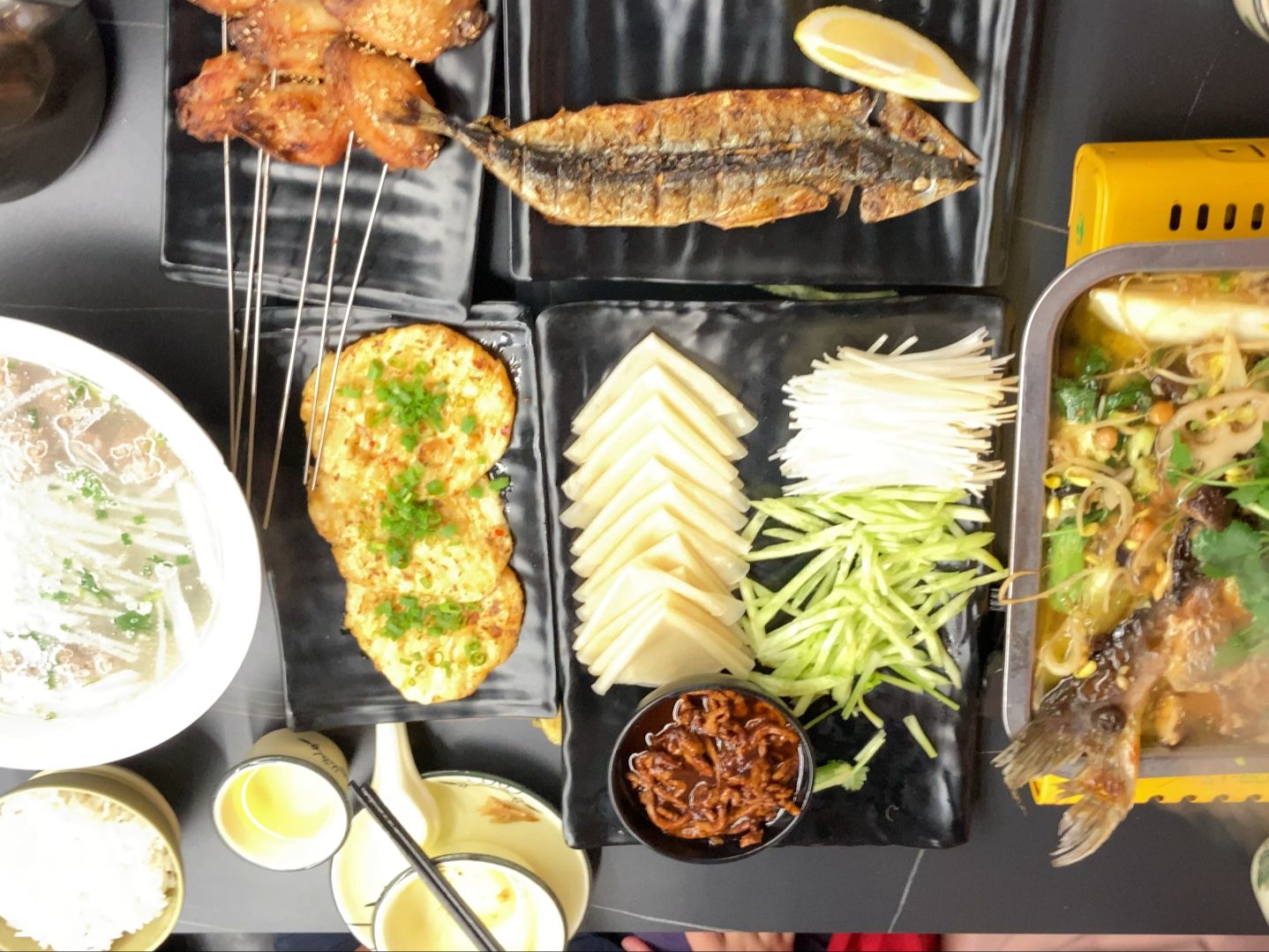 Smoke and flowers in March is this constant willow, dreaming of Jiangnan is drinking wine, spring has come to all things are awakened, first to give you a baked fish appetizer!