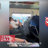 9月24日，湖南岳阳。男子高铁上脱鞋并将脚搭前座靠背上，期间没有乘务员上前劝阻。12306：工作人员有限不能及时看到，可直接和他们反映
