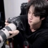 【BTS BAR中字】防弹少年团[#BANGTAN BOMB#] 专业气息扑面而来 摄影师Jin的拍照时间!