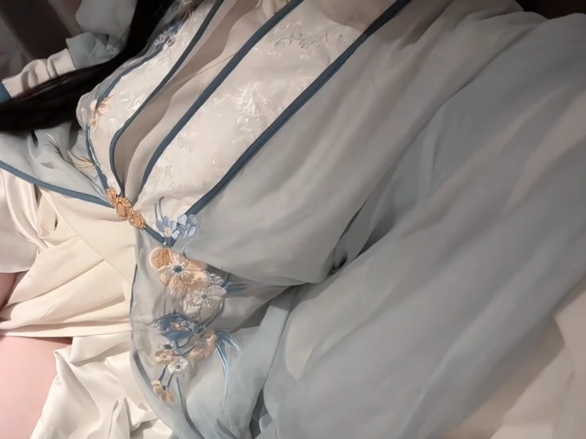 Mr. Liang, it's raining.