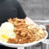 【日本美食】大分量的炸鸡碗、拉面和炒饭的人气餐厅的景象