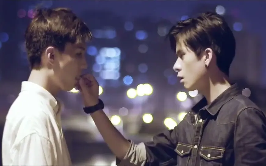 『陈经年×沈陆生』年下/我爱他轰轰烈烈到疯狂。