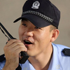 为什么特种兵的对讲机都把麦克风贴在脖子上