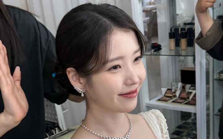 IU李知恩 白白嫩嫩