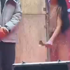 主持人吓尿了