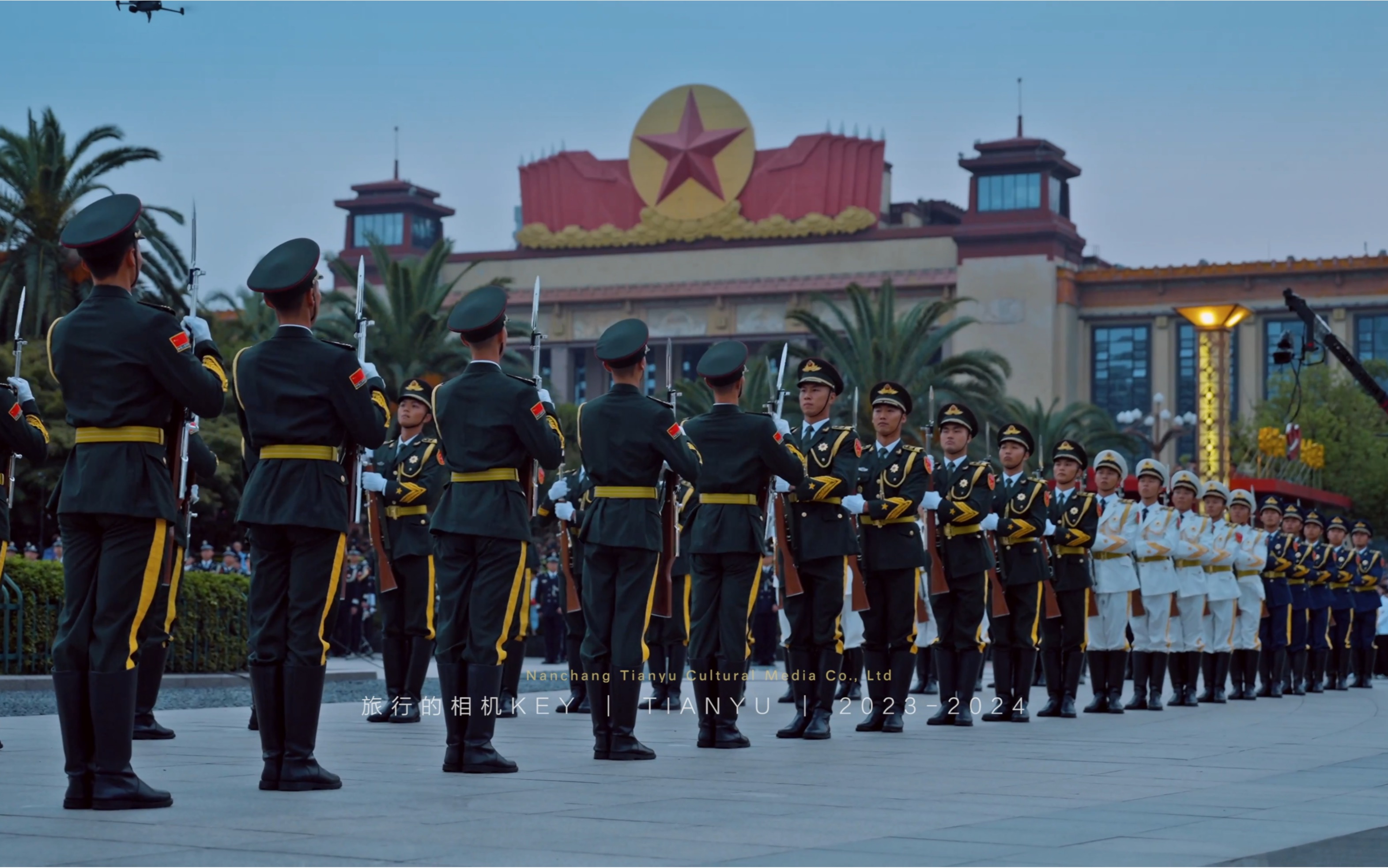 南昌是全国唯二的三军仪仗队举行升国旗仪式的城市，另一座城市是北京